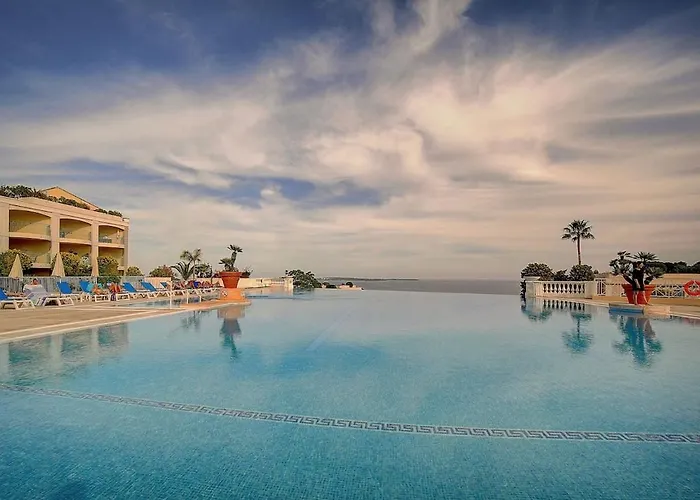 T2 Vue - Piscine - Jardin - Tennis - *